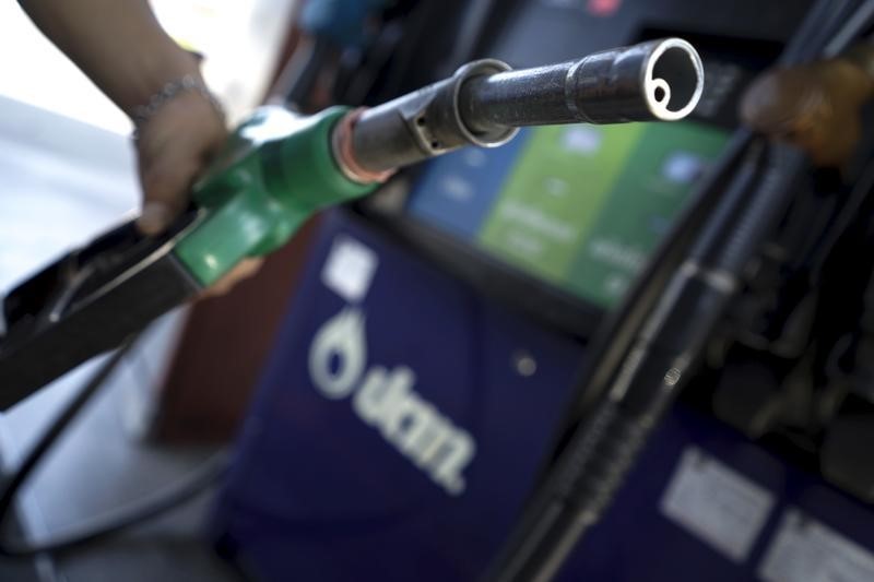 Oil costs ascend as US inventories plunge; CPI expansion in center