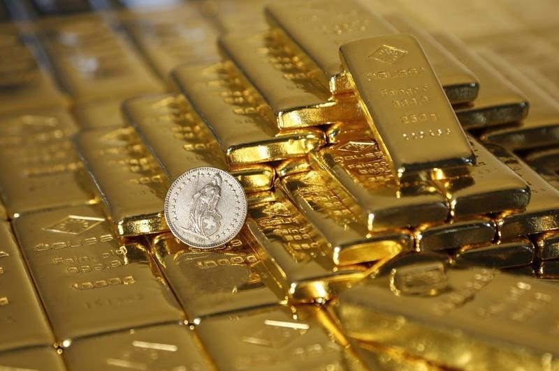 Gold costs rise, near record highs as rate cut wagers mount